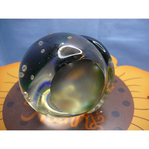 Art Glass Dolphin Blue to Green to Clear Controlled Bubbles Paperweight - Picture 6 of 9